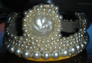 Pearl crown
