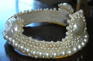 Pearl crown